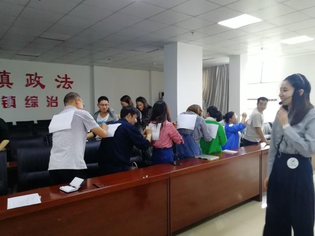 朱琳琳，演艺之路的闪耀之星