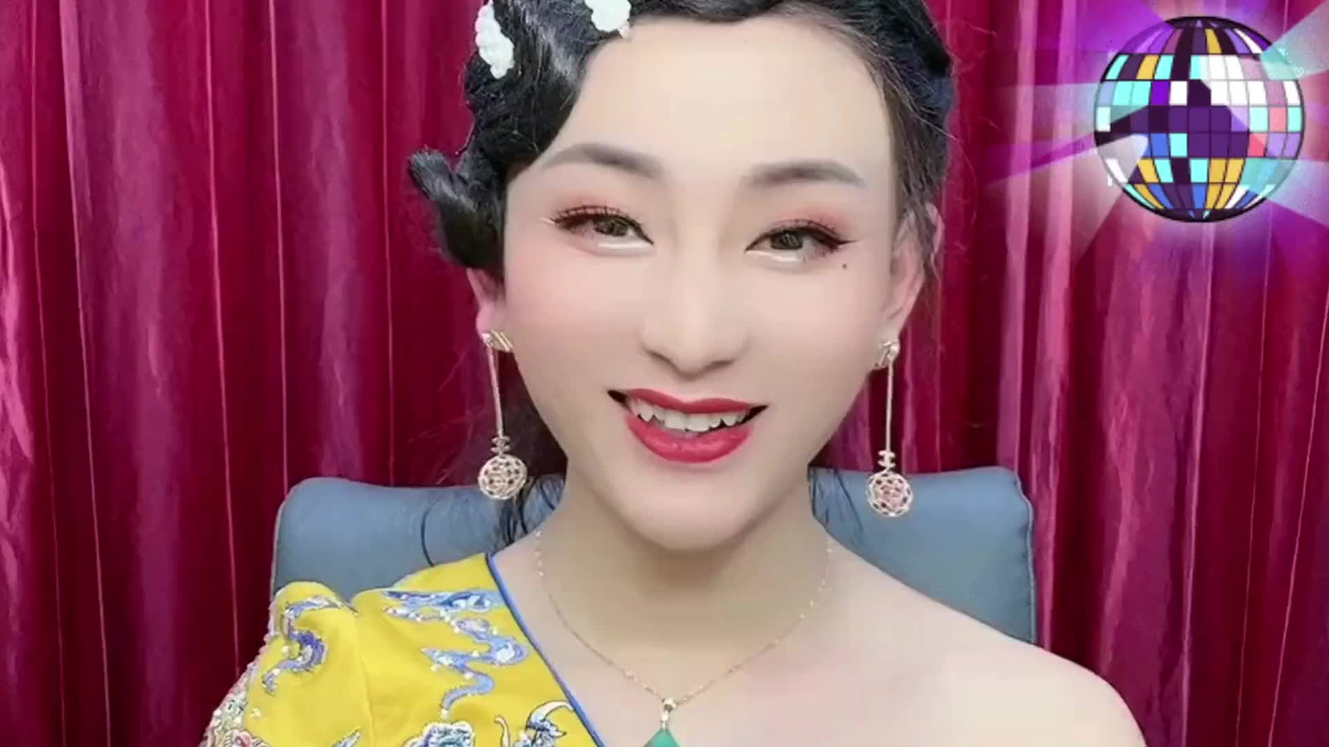 最新反串视频，日常趣事与友情的温馨纽带展现！